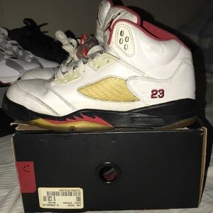 Air Jordan 5 “Countdown pack”.